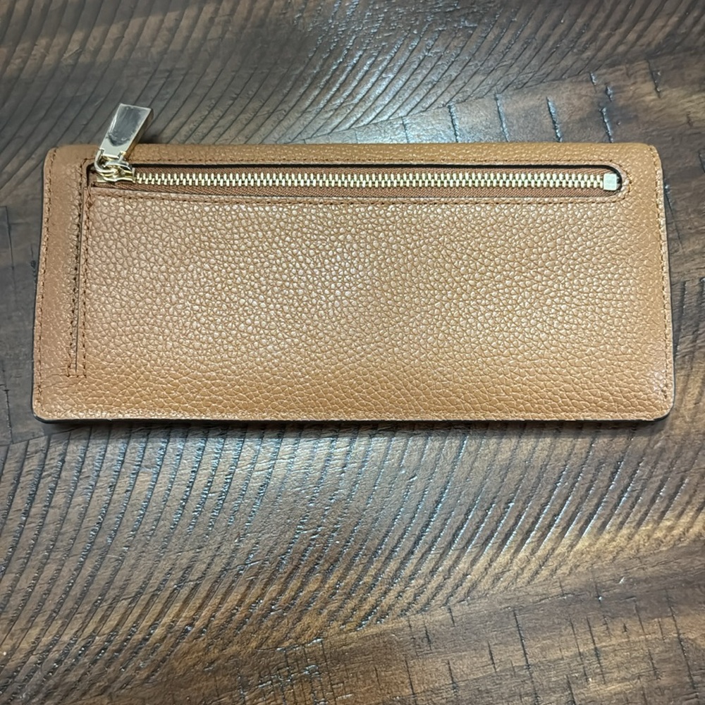 Michael Kors - Picture 2 of 4